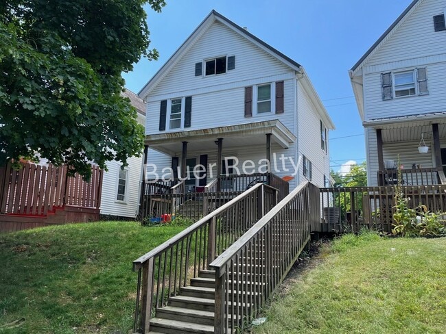 Building Photo - Affordable three bedroom home!