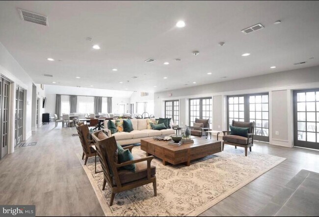 clubhouse - 624 Heathland Trl