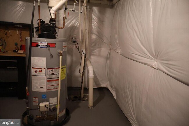 Building Photo - 659 Thomas Penn Dr