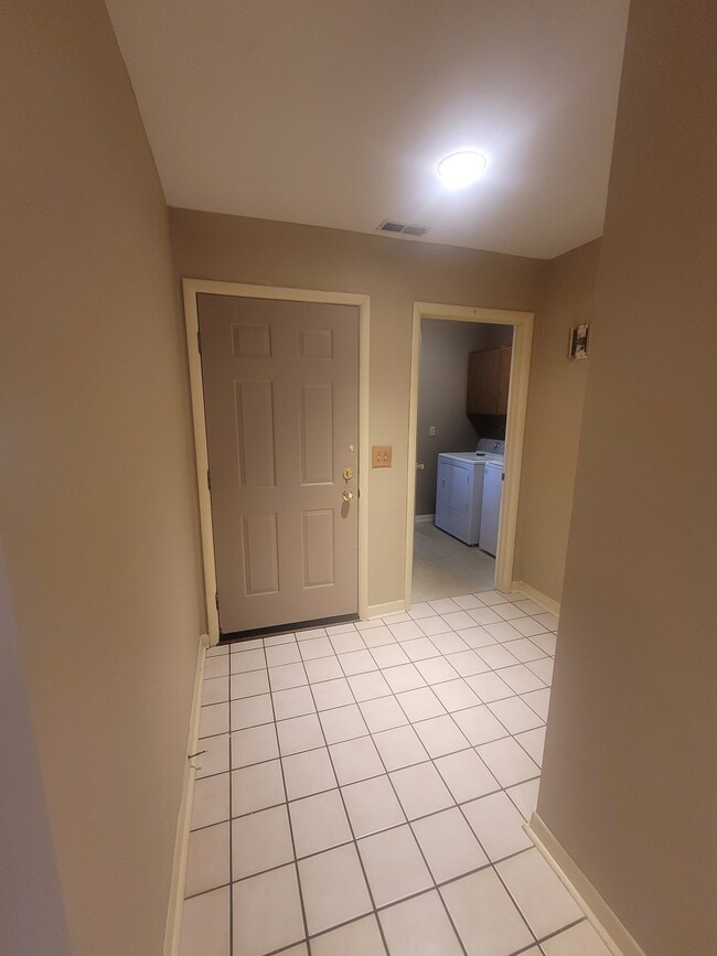 Building Photo - 106 Quail Dr