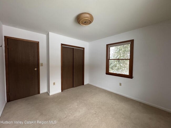 Building Photo - 1220 Co Rte 22