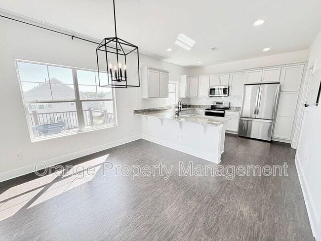 Building Photo - 211 Crooked Cedar Way