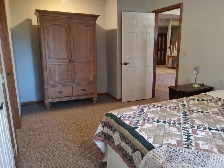 Building Photo - 8550 Waverly Rd