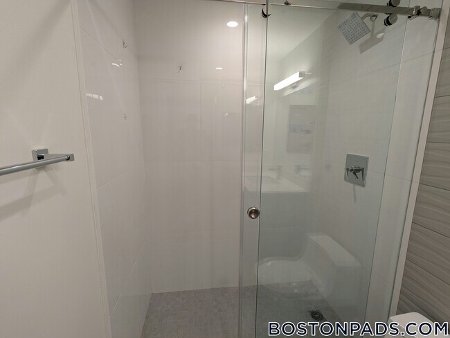 Building Photo - 1079 Commonwealth Ave