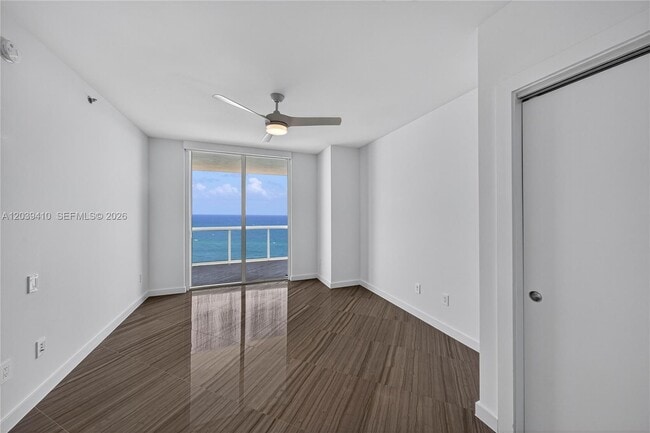 Building Photo - 2711 S Ocean Dr