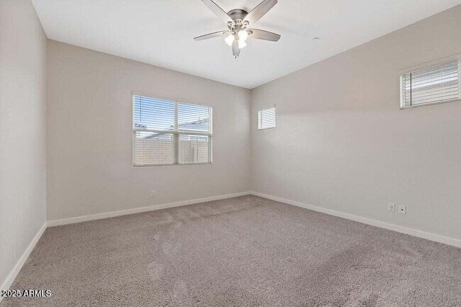 Building Photo - 9749 E Tahoe Ave