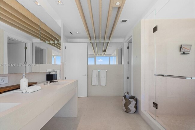 Building Photo - 102 24th St