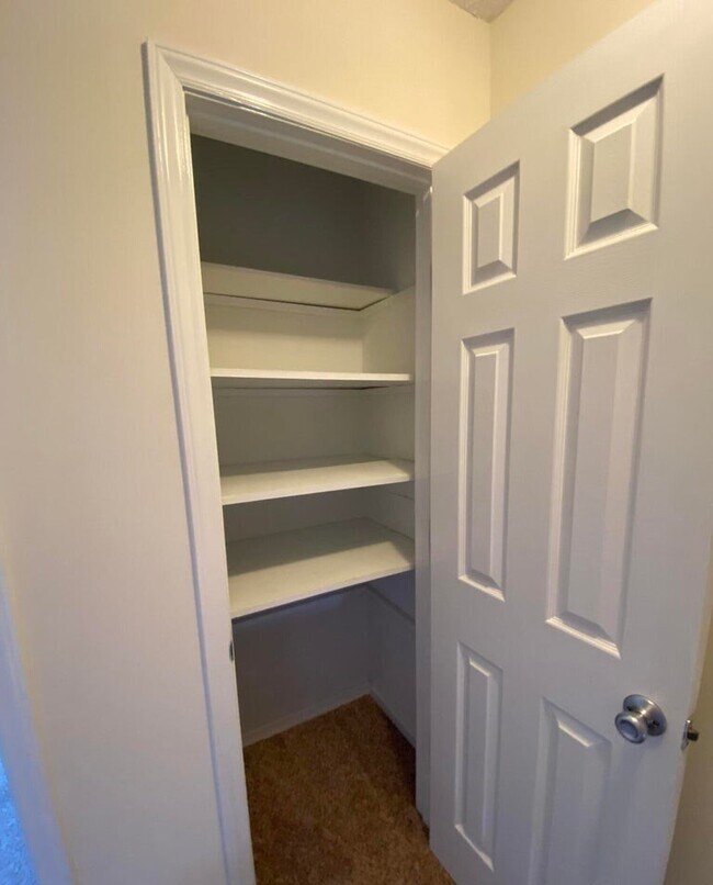 Building Photo - 601 Peletier Loop Rd