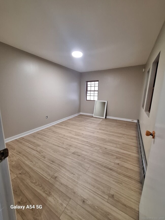 Building Photo - 160 Pearl St