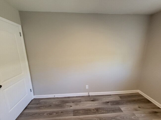 Building Photo - 4028 Plantation Dr