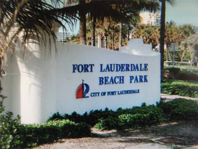 Building Photo - 2430 SE 17th St