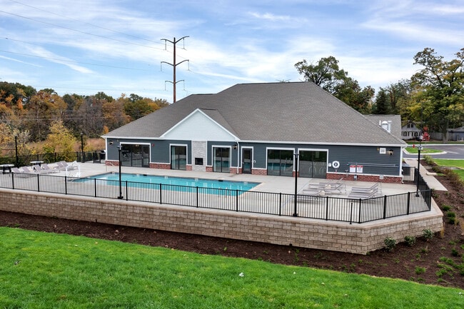 Building Photo - 8927 Willow Glen Dr