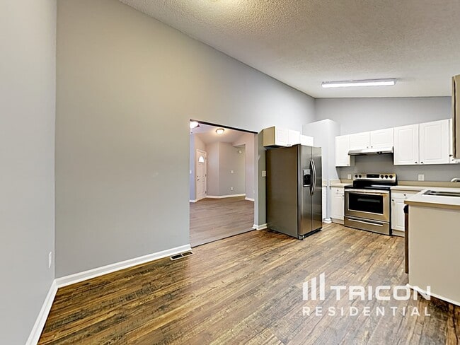 Building Photo - 125 Pinto Dr