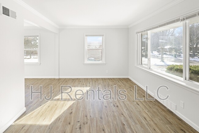 Building Photo - 9632 Cutler Dr