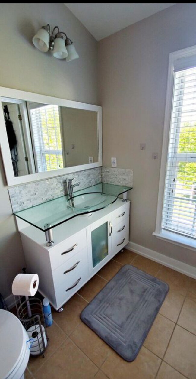 Building Photo - 1306 Thornborough Dr