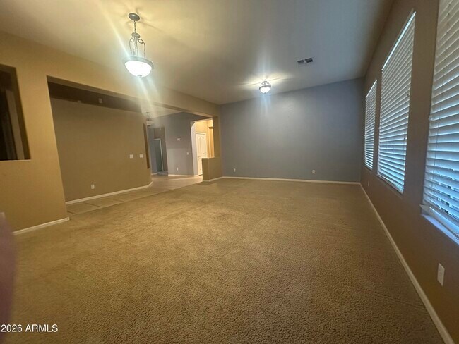 Building Photo - 7220 W Cottontail Ln