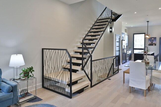 Building Photo - 2541 Turner St