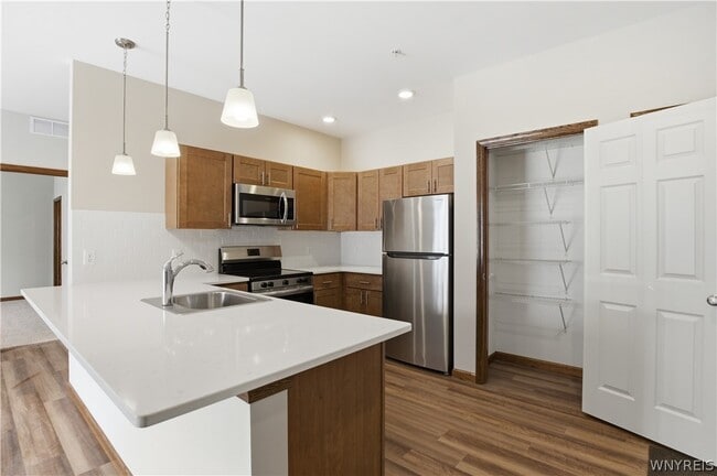 Building Photo - 1130 Orchard Park Rd