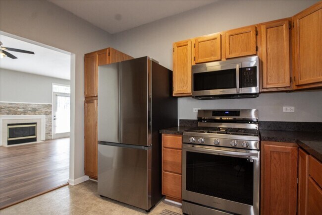 Building Photo - 1216 Tennyson Ln