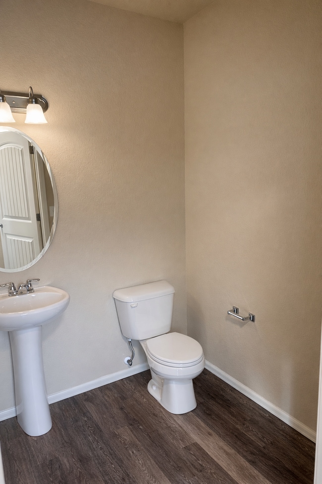 Building Photo - 1829 Final View Aly