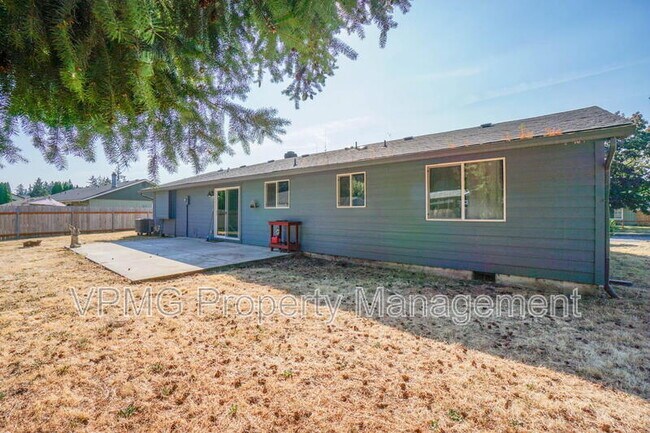 Building Photo - 3513 NE 135th Ave