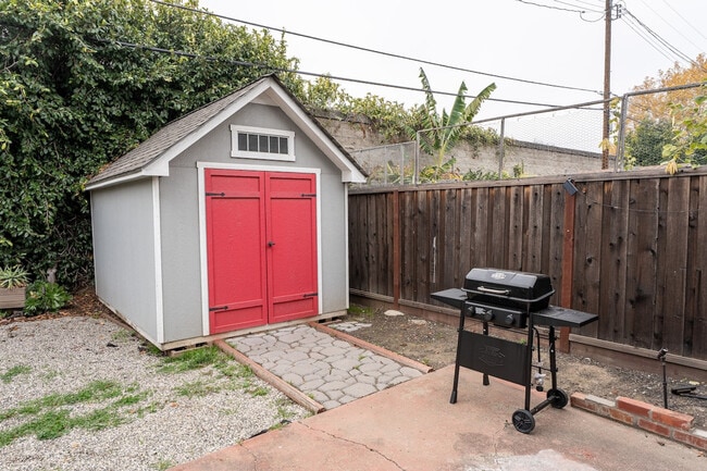 Building Photo - 1004 Airport Blvd