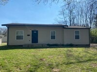 Building Photo - 1628 N Barnes Ave