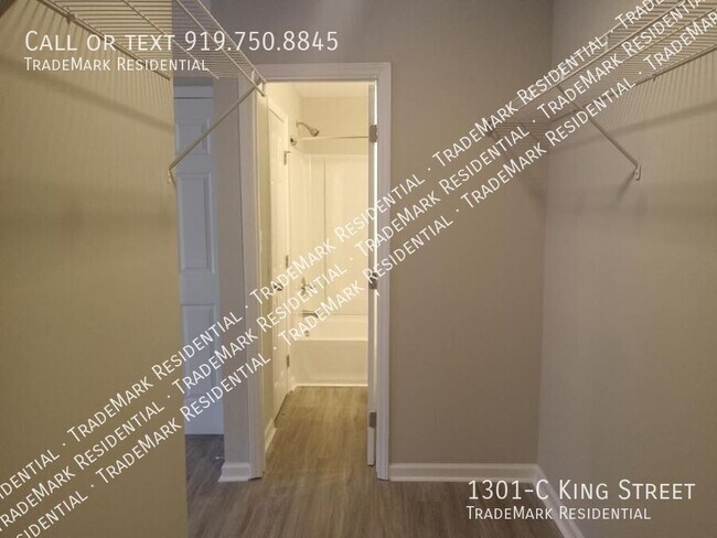 Building Photo - 1301 King St