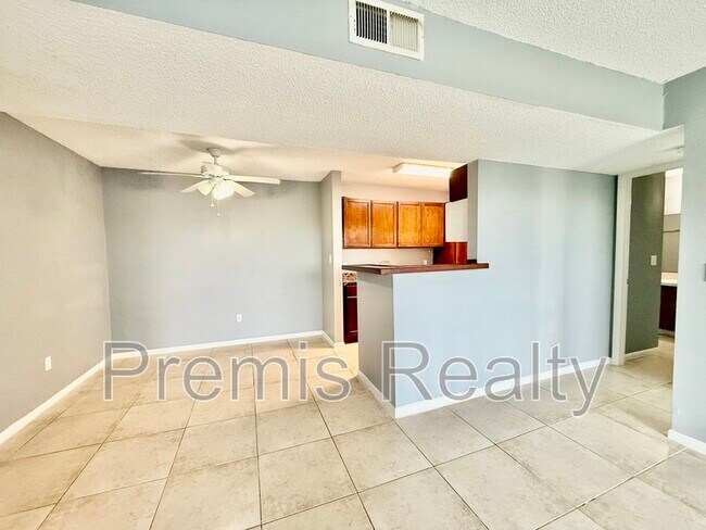 Building Photo - 455 Alt 19