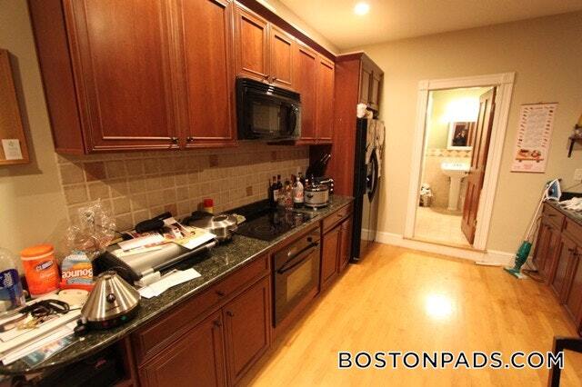 Building Photo - 1109 Boylston St