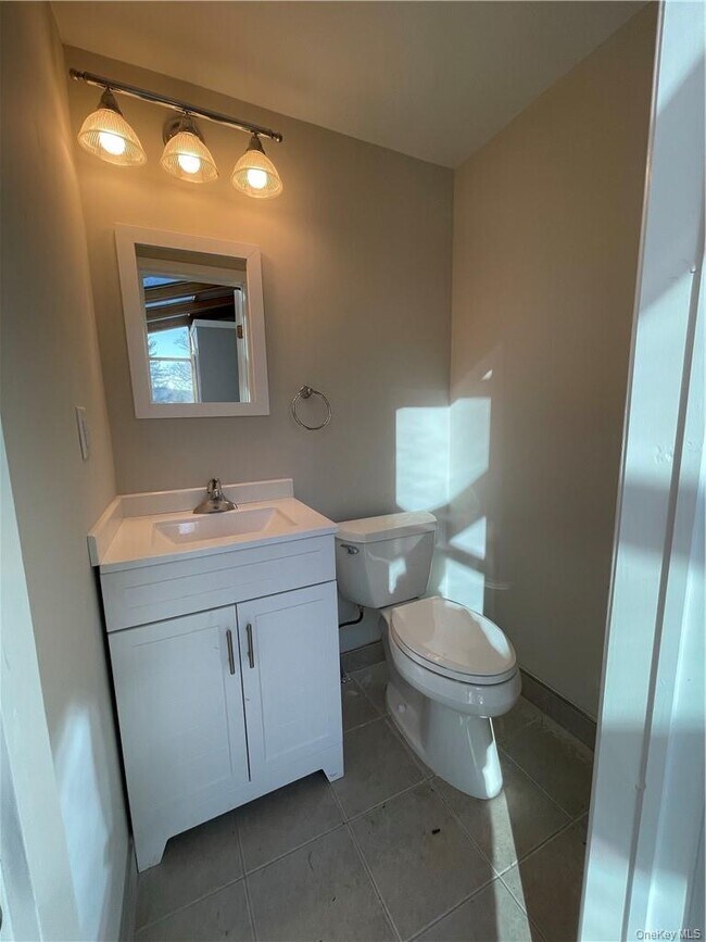 Building Photo - 7 Bonnie Brae Ave