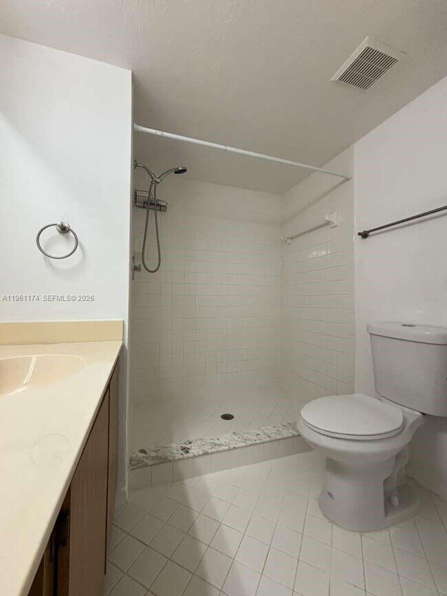 Building Photo - 1005 Palm Beach Trace Dr