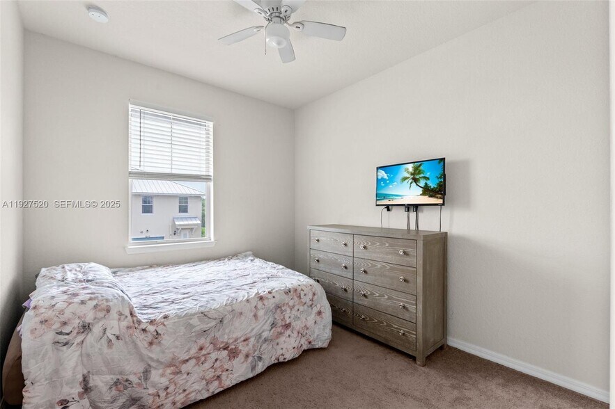 Building Photo - 1190 Eucalyptus Dr