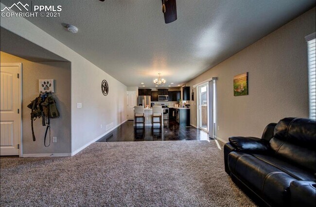 Building Photo - 6673 Galpin Dr