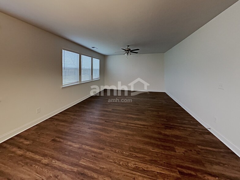 Building Photo - 216 Lake Vista Dr