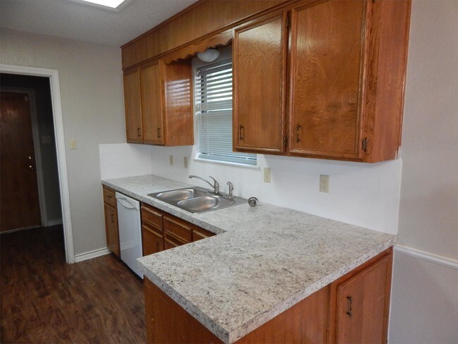 Building Photo - 4503 River Oaks Dr