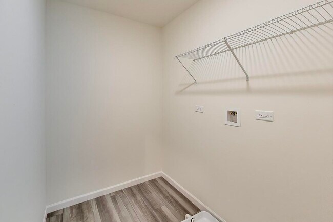 Building Photo - 2240 Bent Grass Wy