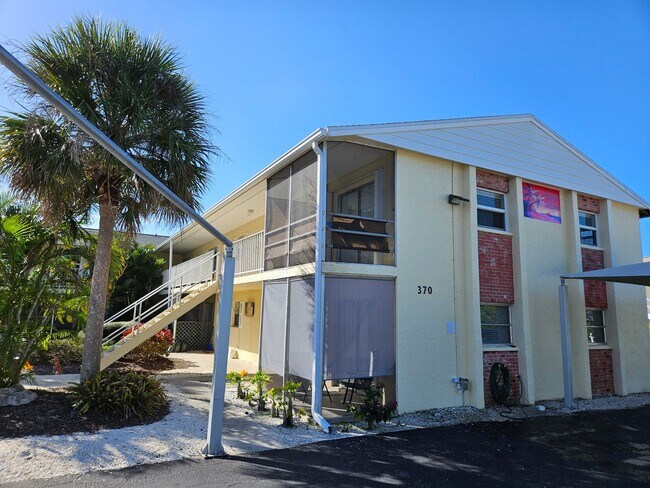 Building Photo - 370 Base Ave E