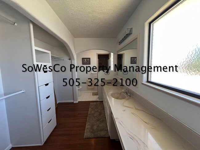 Building Photo - FULLY FURNISHED 4 Bedroom 2 Bath with Breathtaking Views