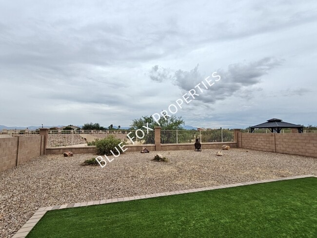Building Photo - 897 West Calle Zoca