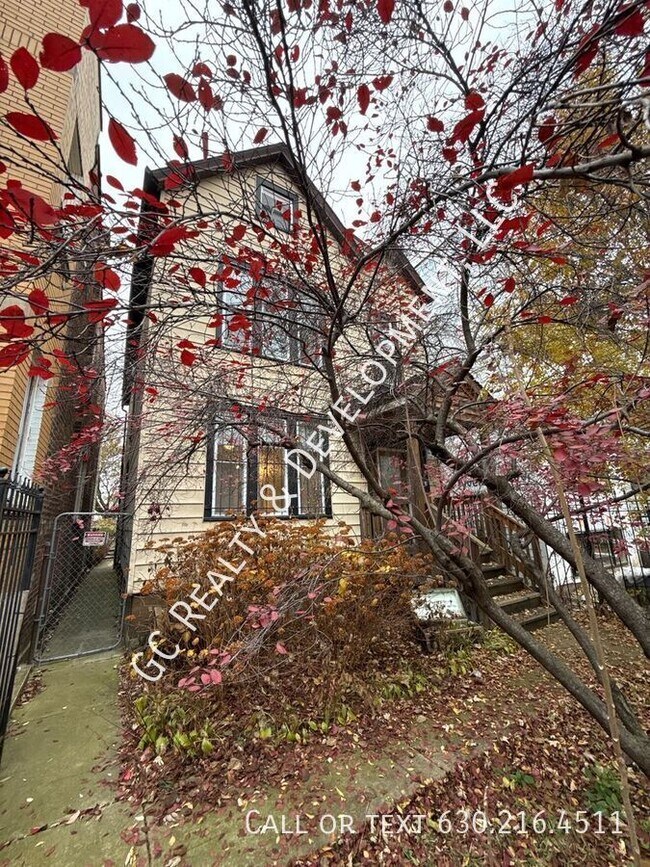 Primary Photo - 1726 N Sawyer Ave