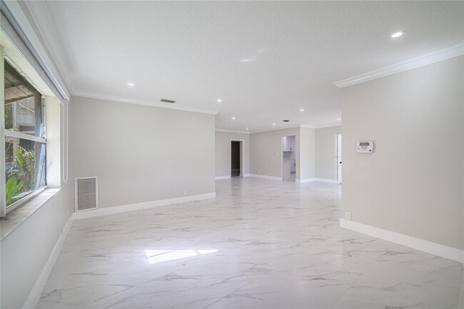 Building Photo - 6220 SW 9th Ct