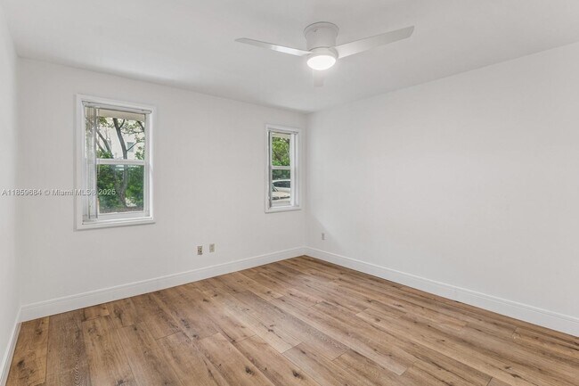 Building Photo - 255 Sunrise Dr