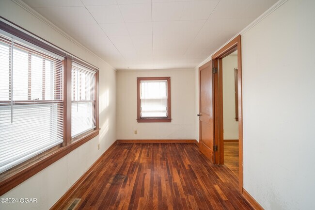 Building Photo - 421 S Patterson Ave