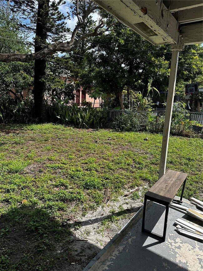 Building Photo - 5221 NW 15th Ct