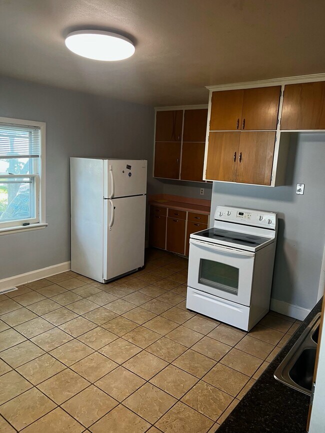 Building Photo - 626 Hudson St