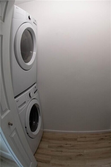 Building Photo - 457 Carolina Back Rd