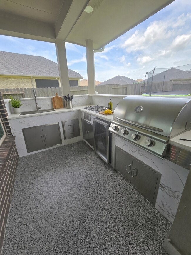 Building Photo - 4835 Evergreen Hills Dr