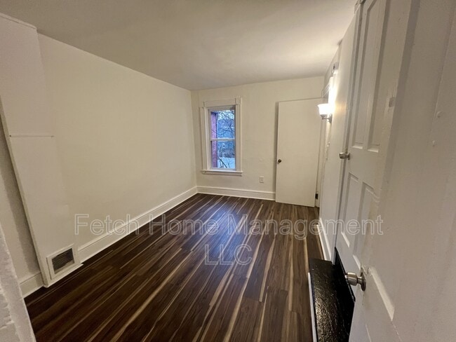 Building Photo - 462 S Christian St