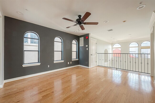 Building Photo - 2721 Austin St
